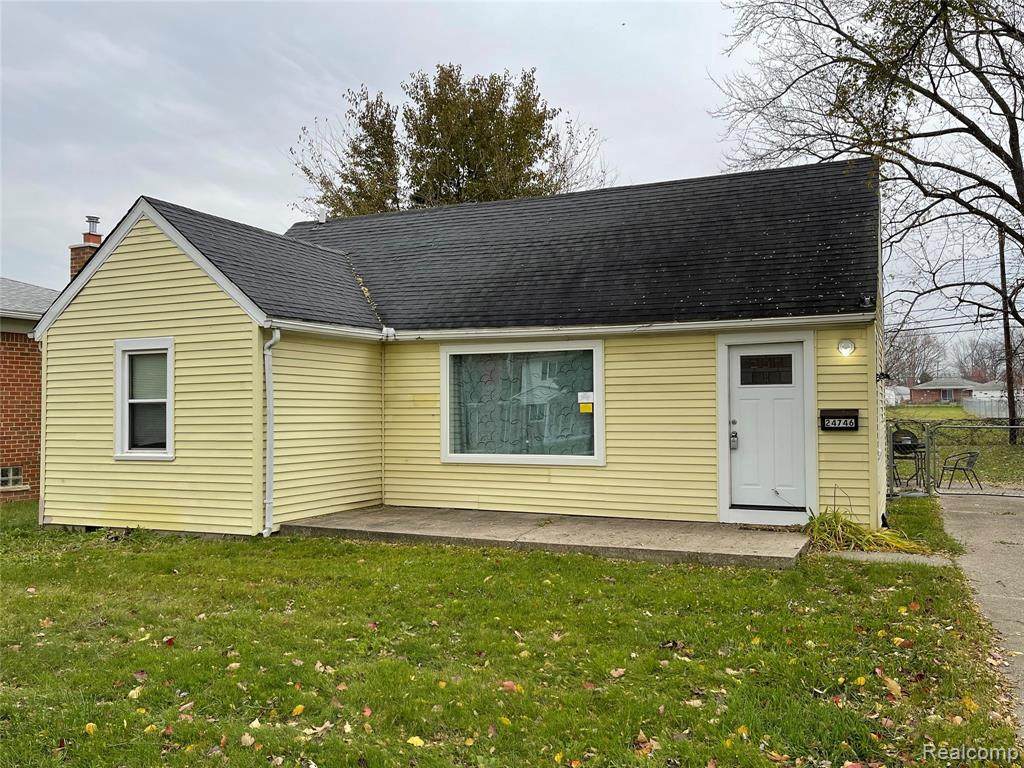 24746 Cunningham Ave - Photo 1
