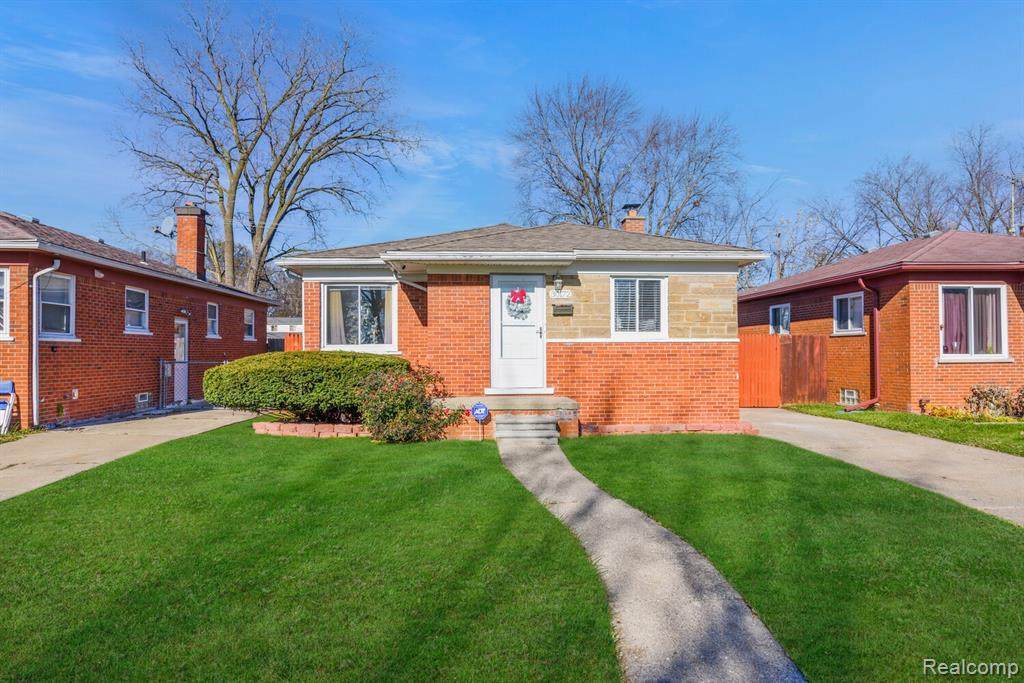 30172 Parkwood St - Photo 1