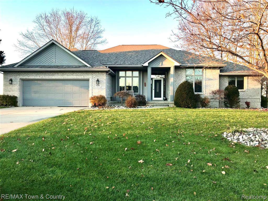 7090 Woods West Dr - Photo 1