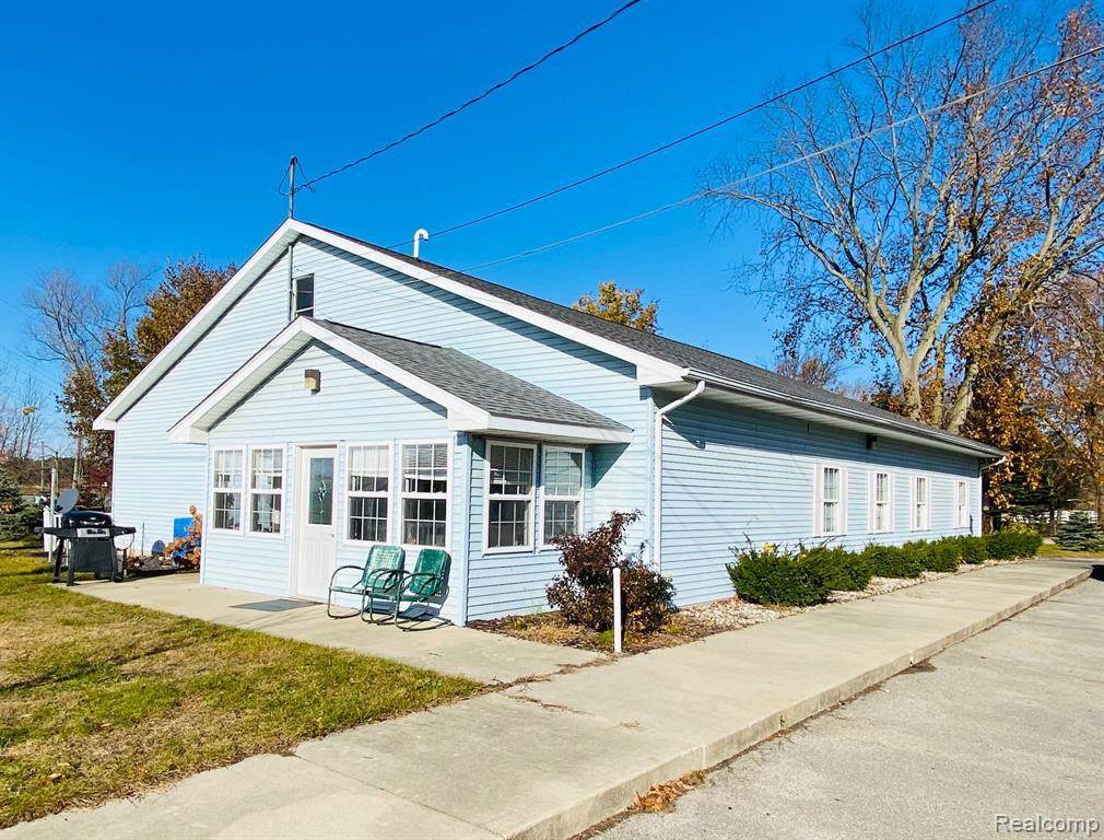 7626 Galbraith Line Rd - Photo 1