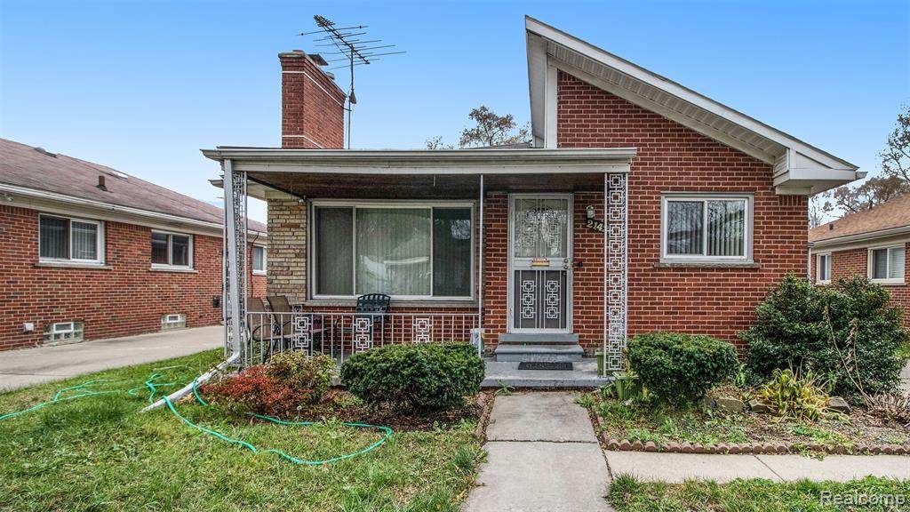21425 Cambridge Ave - Photo 1