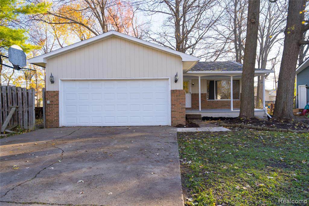 921 Woodingham Ave - Photo 1
