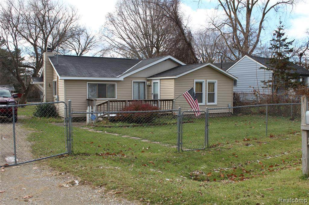 3235 Hatherly Ave - Photo 1