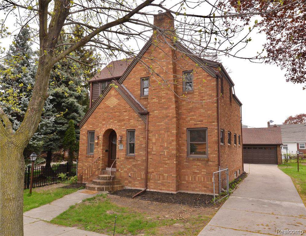 1245 Birch St - Photo 1