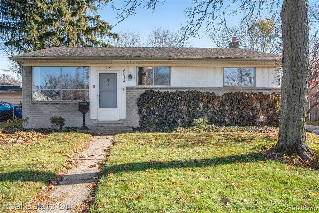 6814 Moccasin St - Photo 1