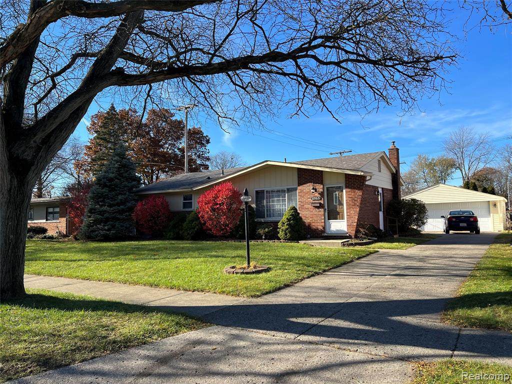 8965 Linville St - Photo 1