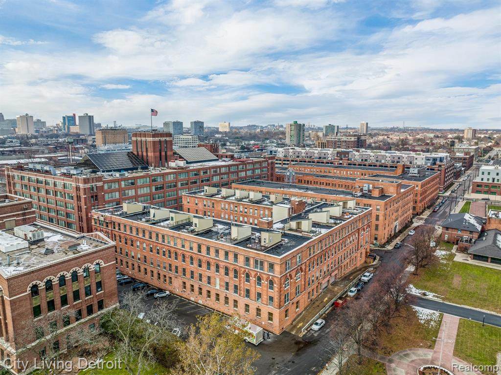 200 River Place Dr - Photo 1