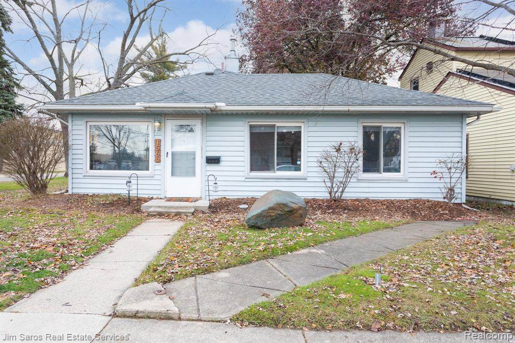 1565 University - Photo 1