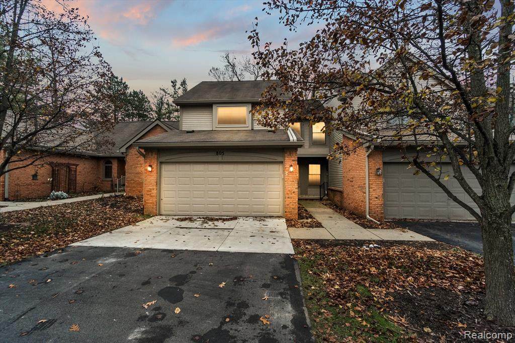 805 Woodridge Hills - Photo 1
