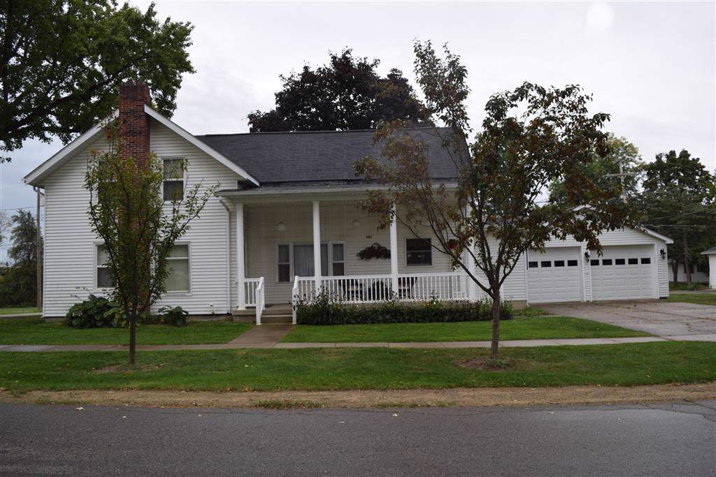 4042 Pleasant - Photo 1
