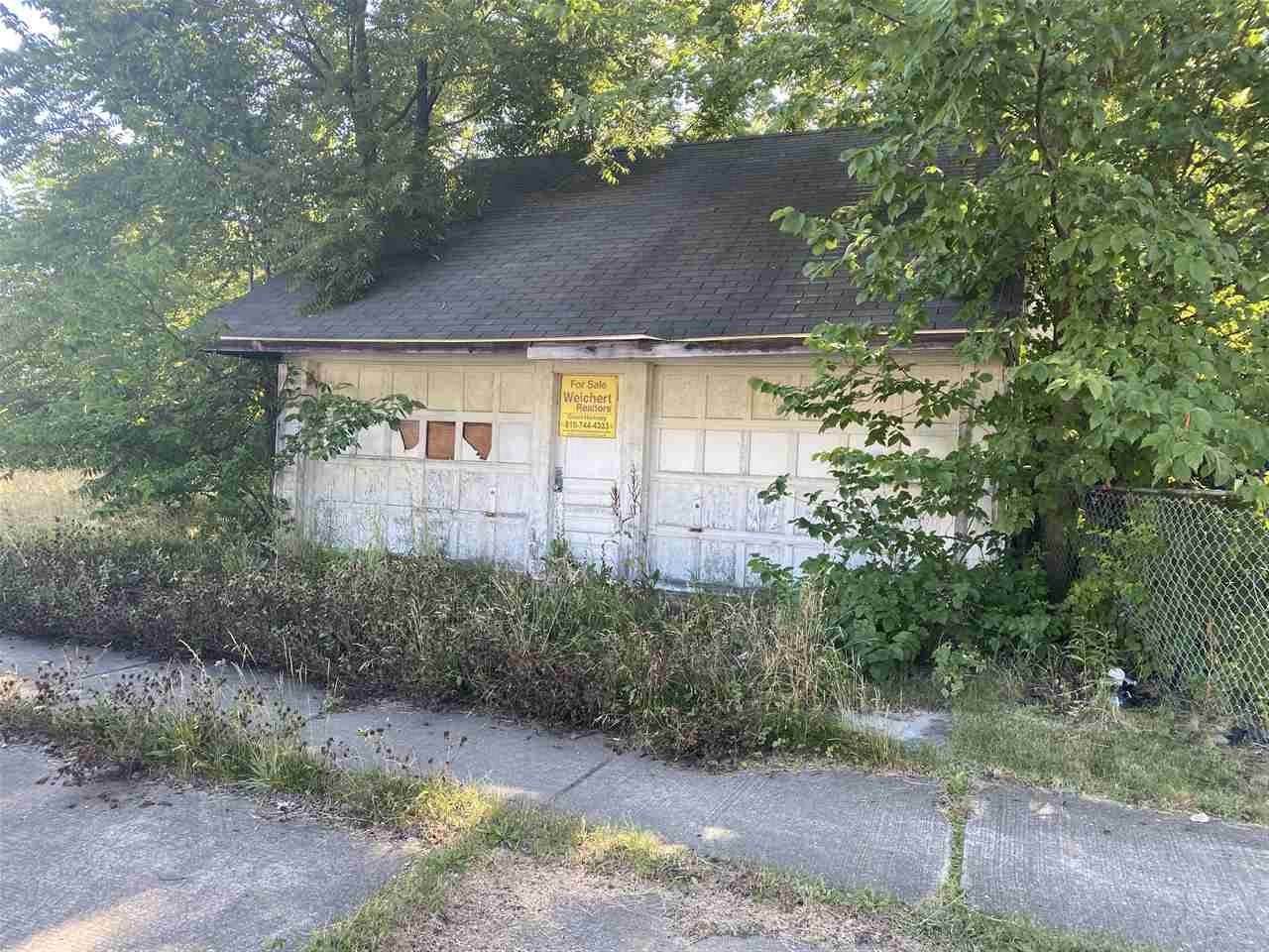 1801 Ballenger - Photo 1
