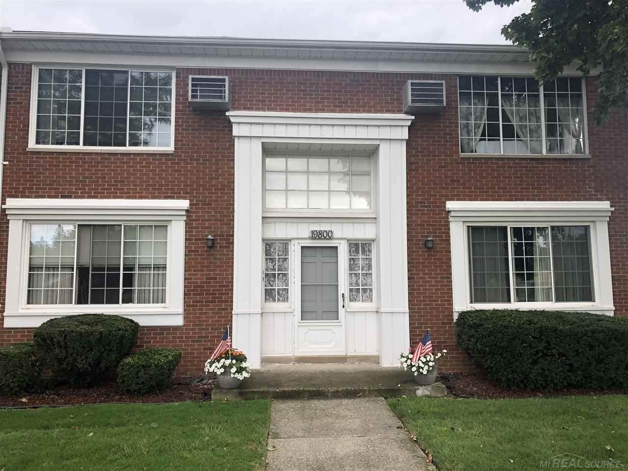 19800 Harper - Photo 1