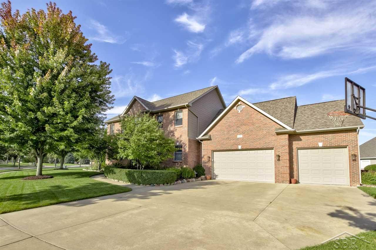 137 Kingsbrook Drive - Photo 1