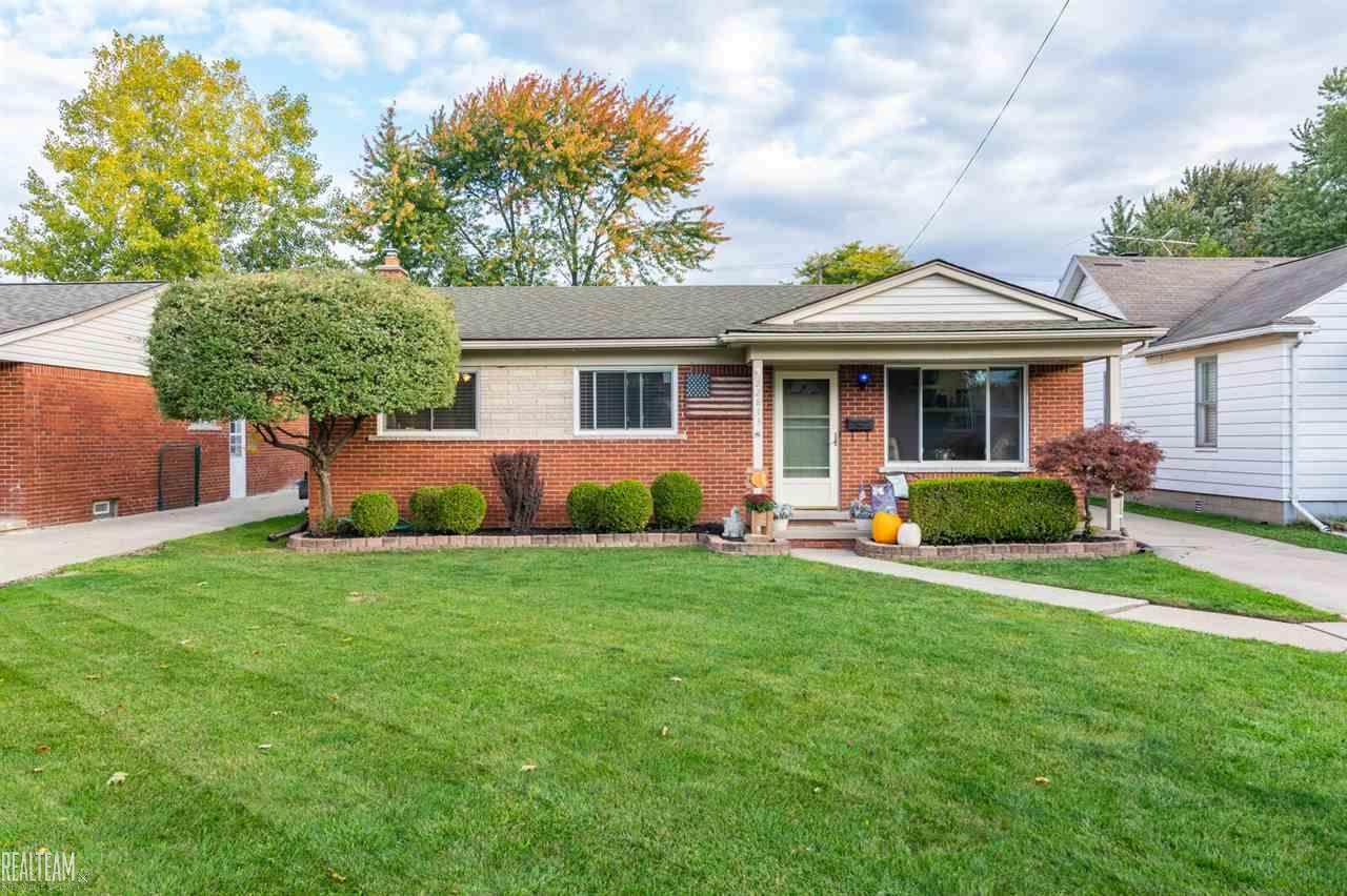 22813 Lake Blvd - Photo 1