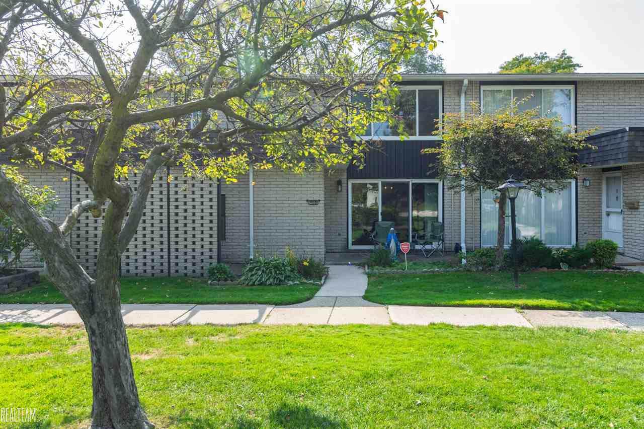 8225 Kennedy - Photo 1