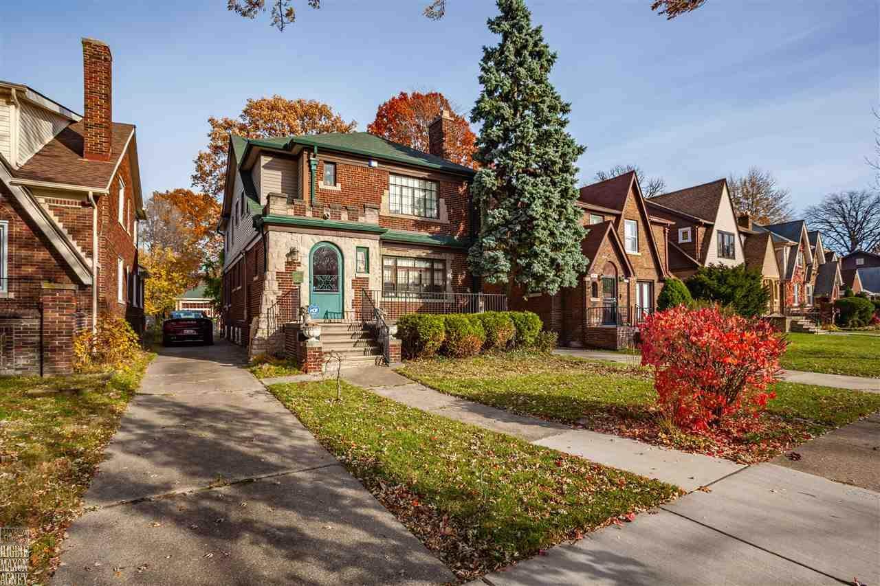 4884 Kensington Ave - Photo 1