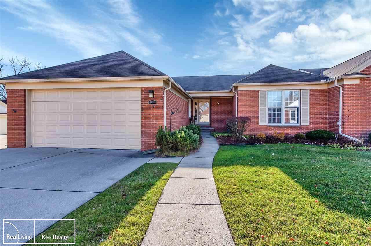 18826 Maple Circle North - Photo 1