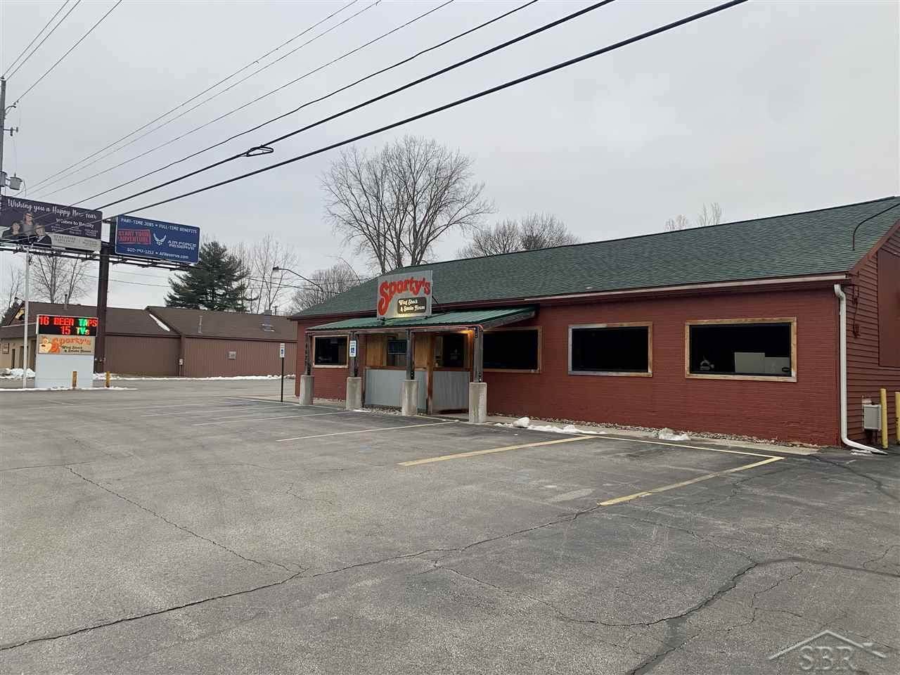 9620 Gratiot - Photo 1