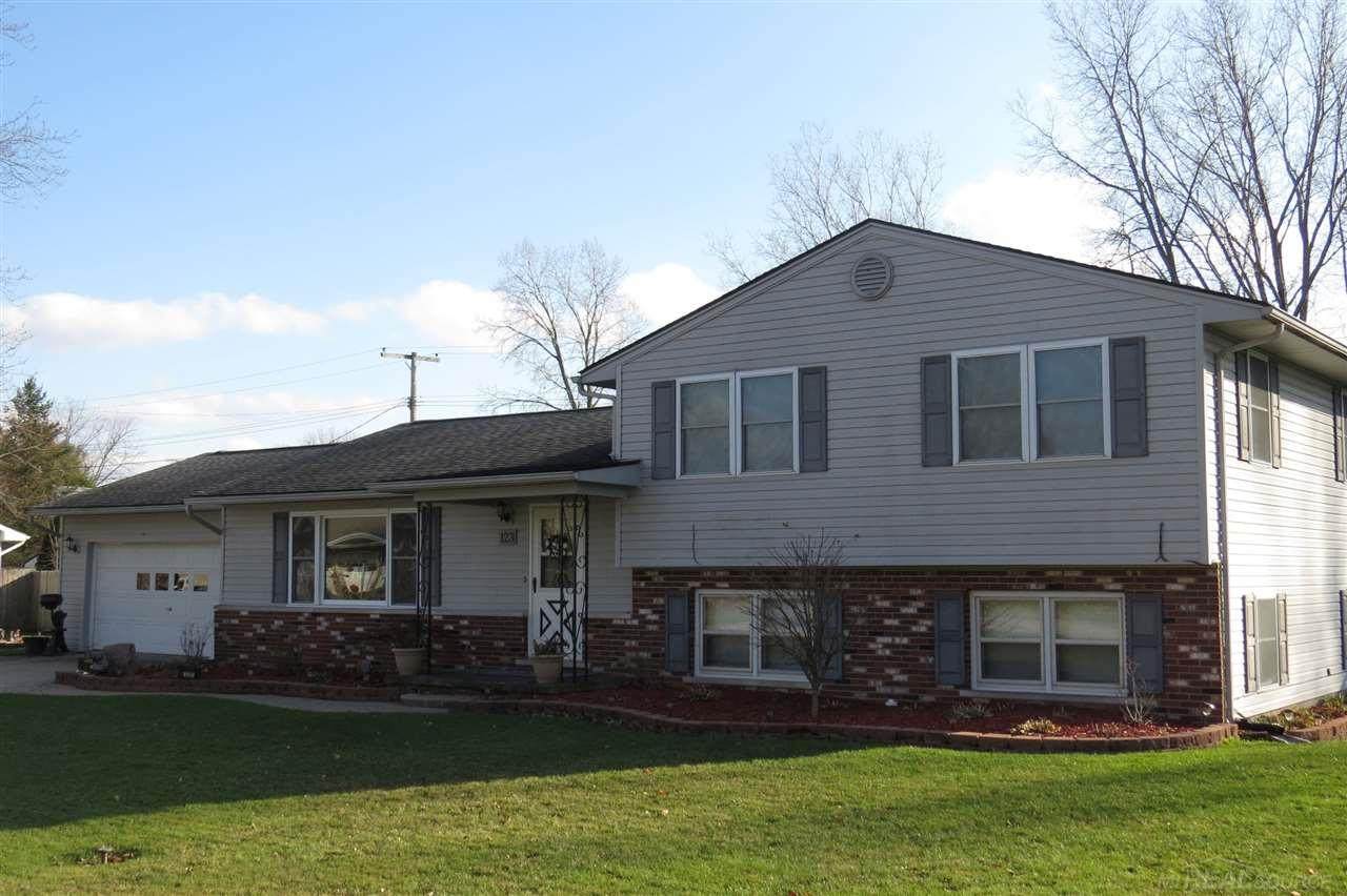 123 Clark - Photo 1