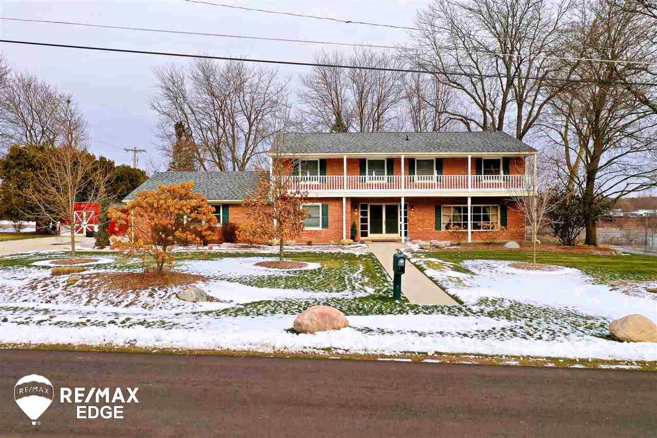 720 4th St - Photo 1