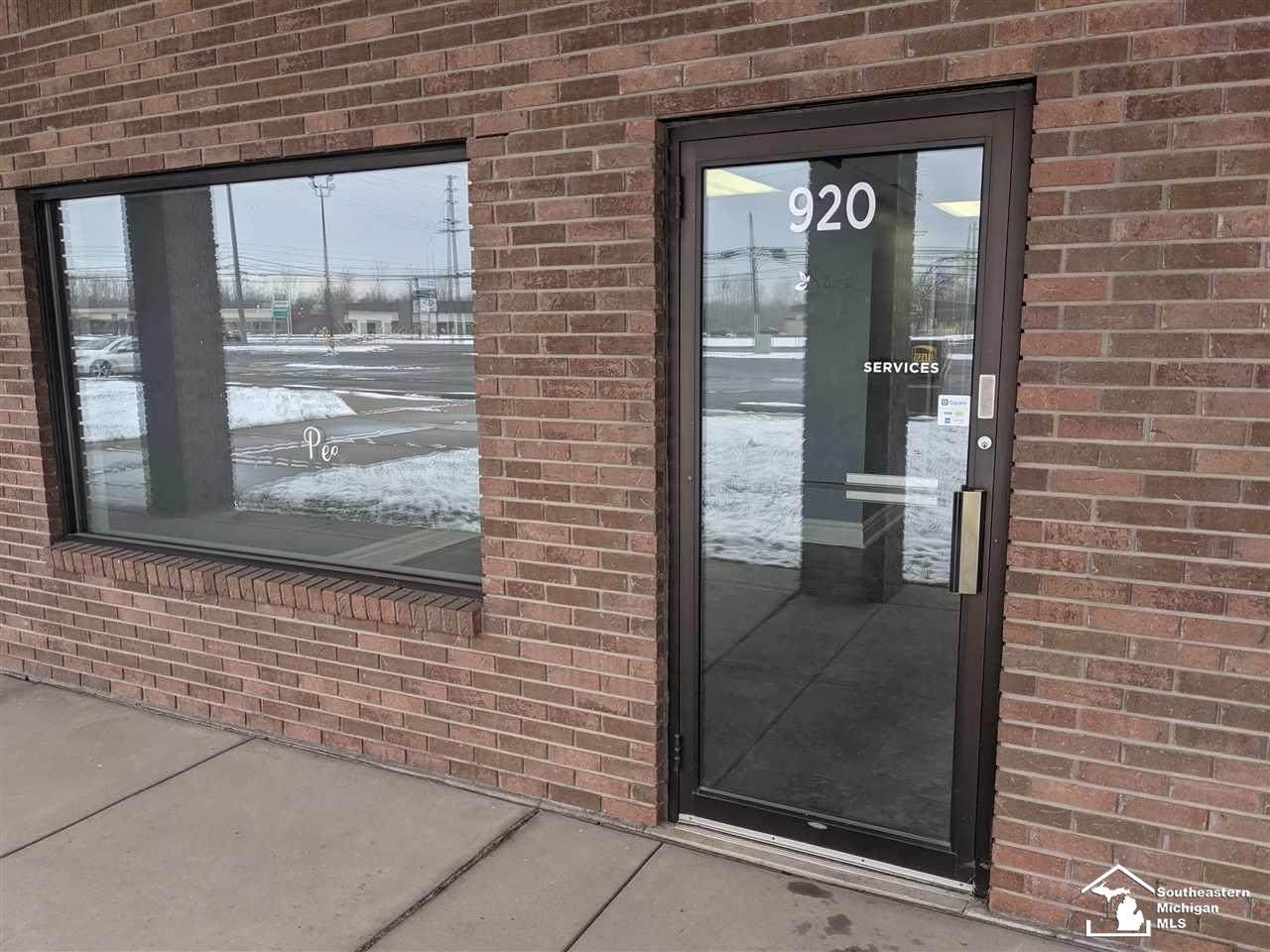 920 Telegraph - Photo 1