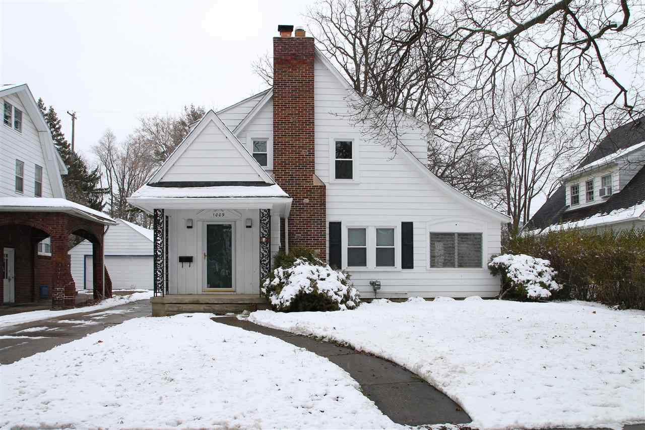 1009 Kensington - Photo 1