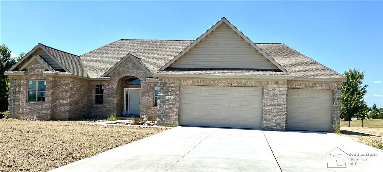 132 Callaway Dr - Photo 1