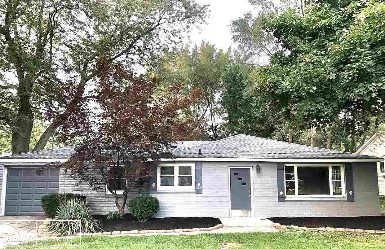 8283 Russell - Photo 1