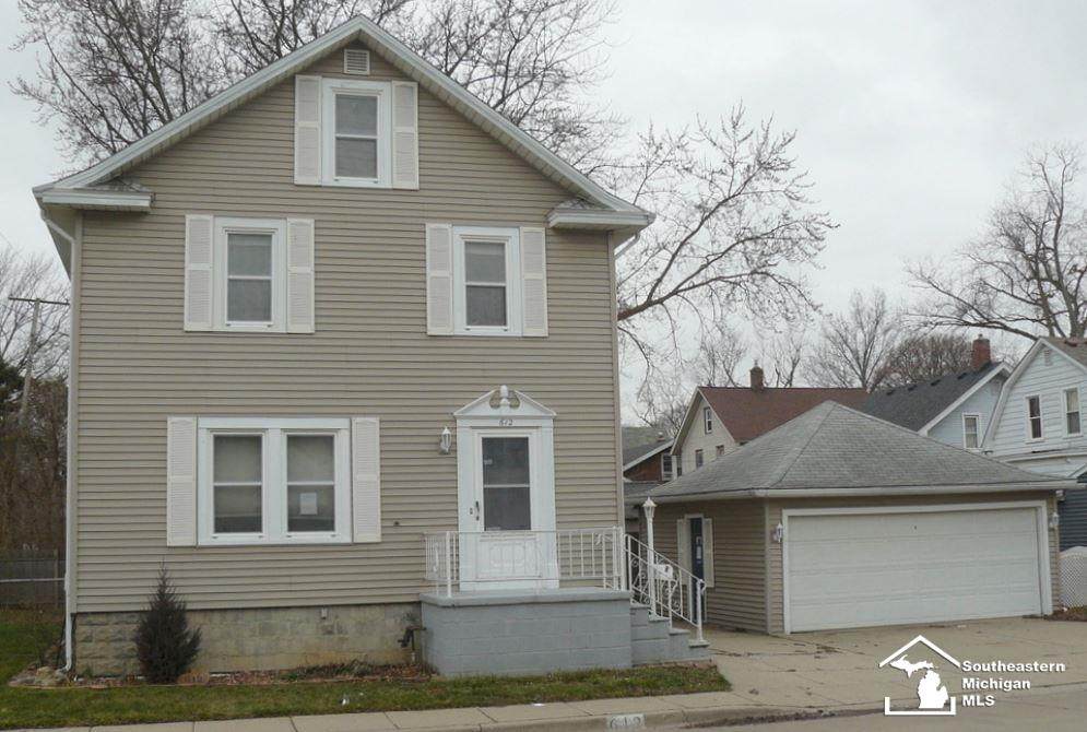 612 Navarre - Photo 1