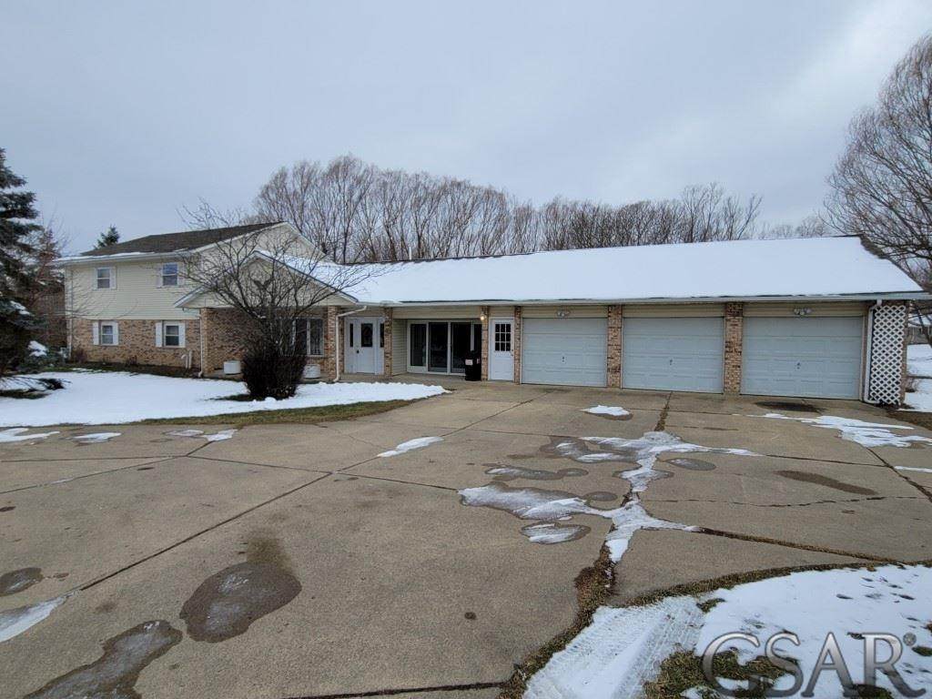 995 Richardson - Photo 1