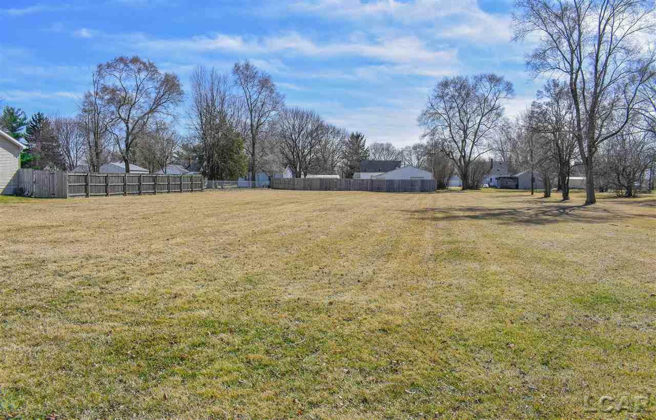 808 Huron - Photo 1