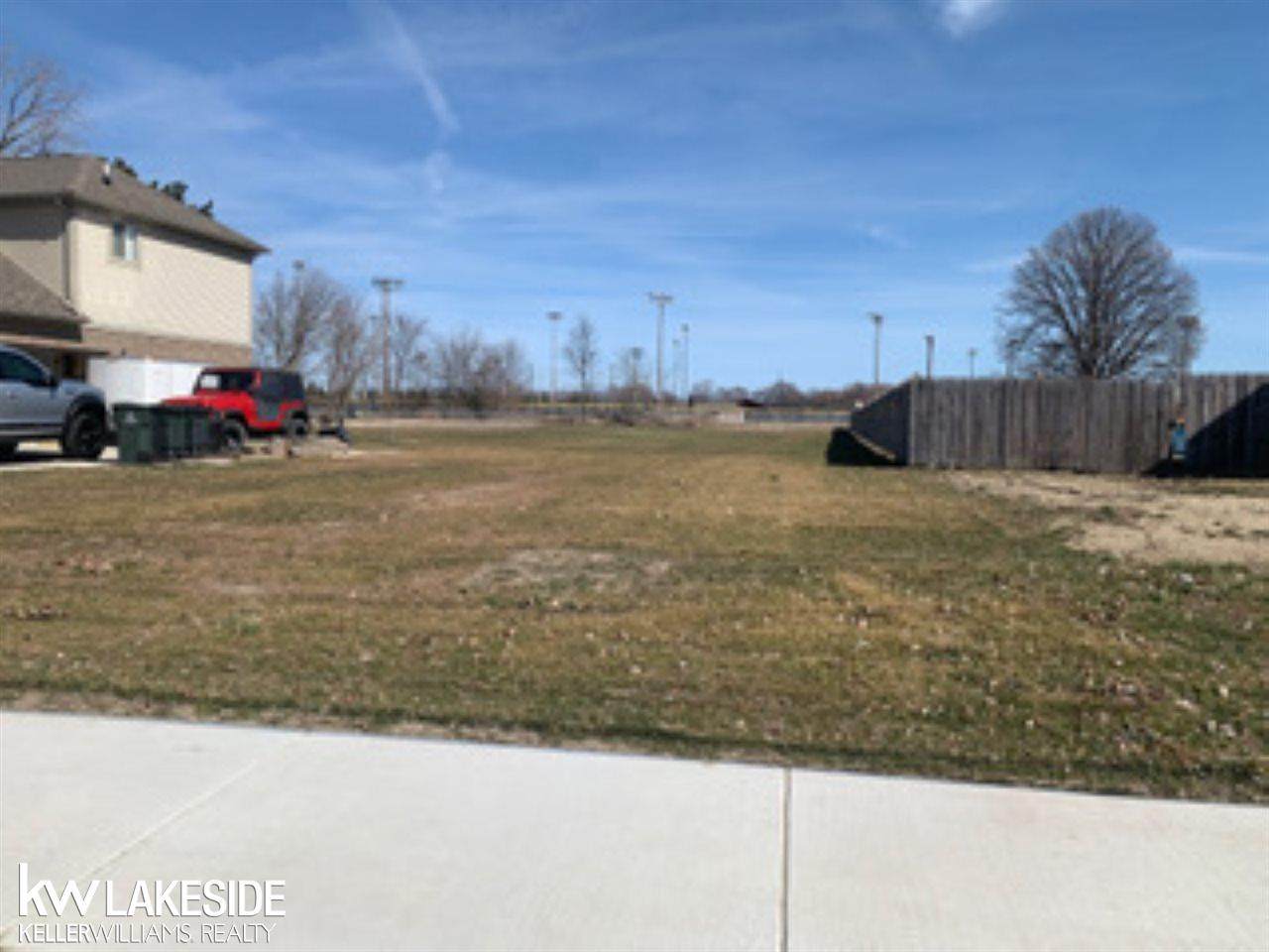 32708 Robeson St - Photo 1
