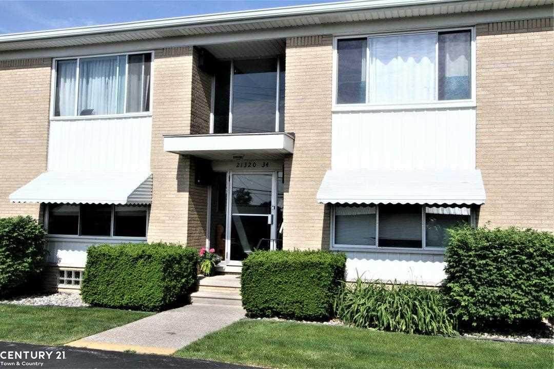 21328 Beaconsfield - Photo 1