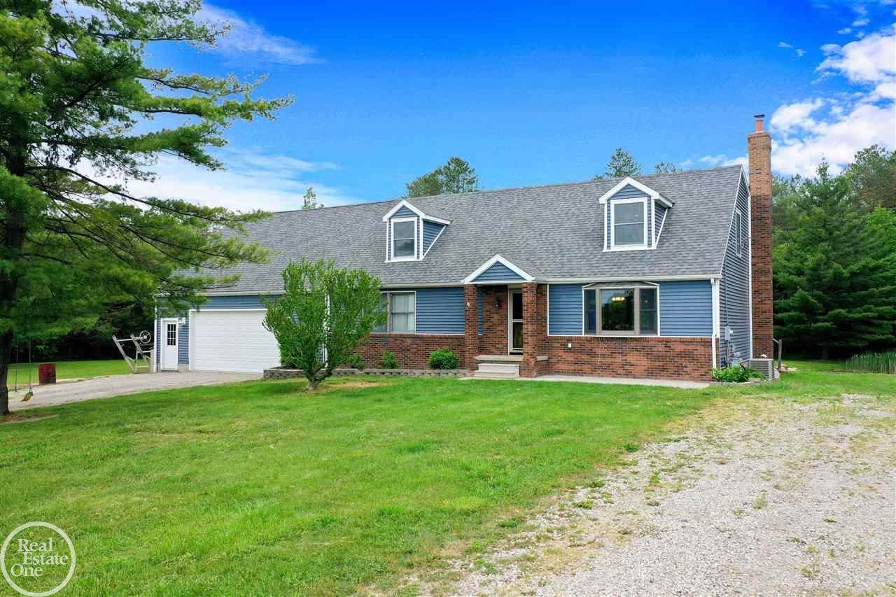 5046 Davis - Photo 1