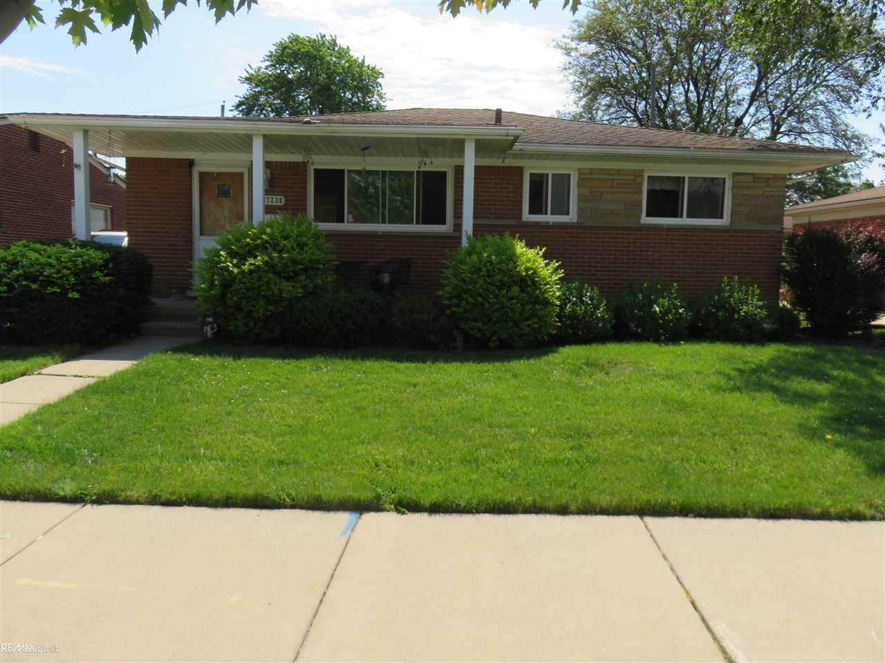 27230 W Crestmont St - Photo 1