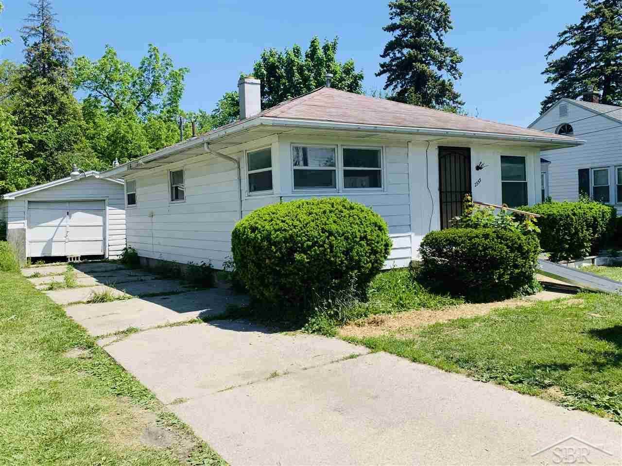 2353 Bellevue - Photo 1