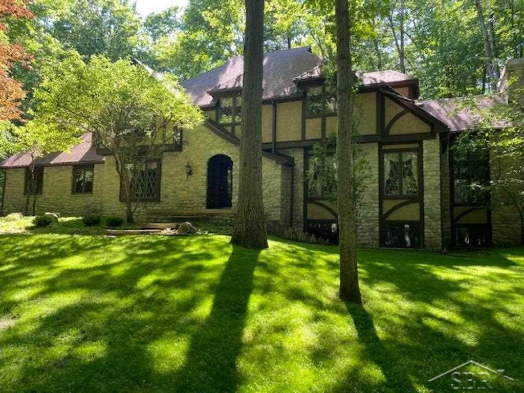 1881 Glencairn - Photo 1