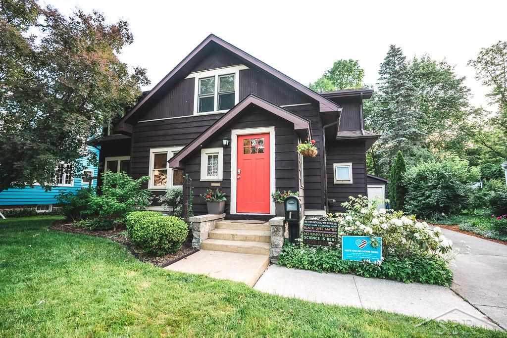 1107 Park Dr - Photo 1