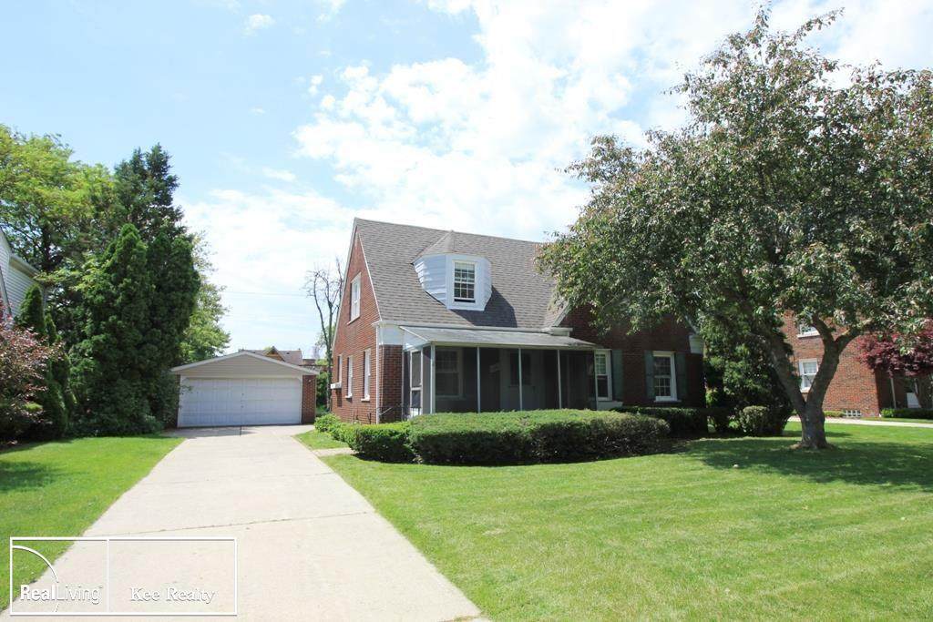 1583 Hawthorne - Photo 1