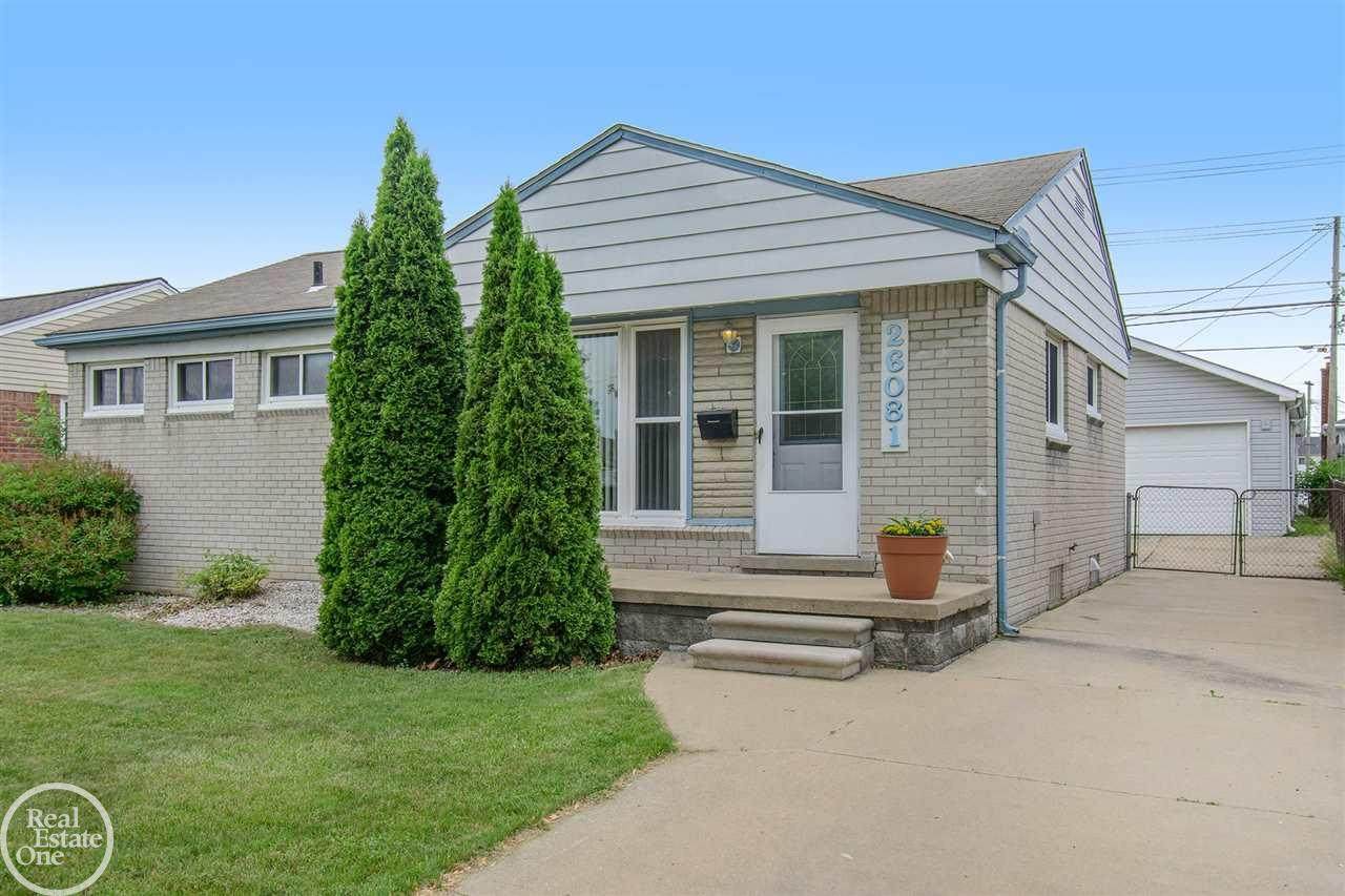 26081 Fernwood - Photo 1