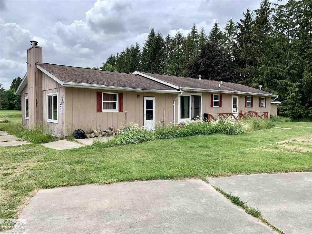 3745 Hall - Photo 1