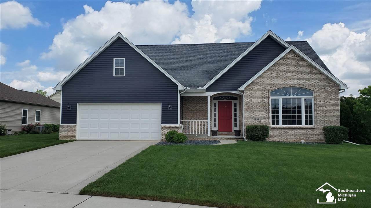 1198 Cascade - Photo 1