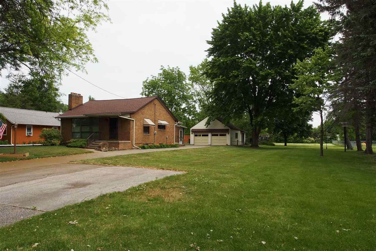 1005 Johnson - Photo 1