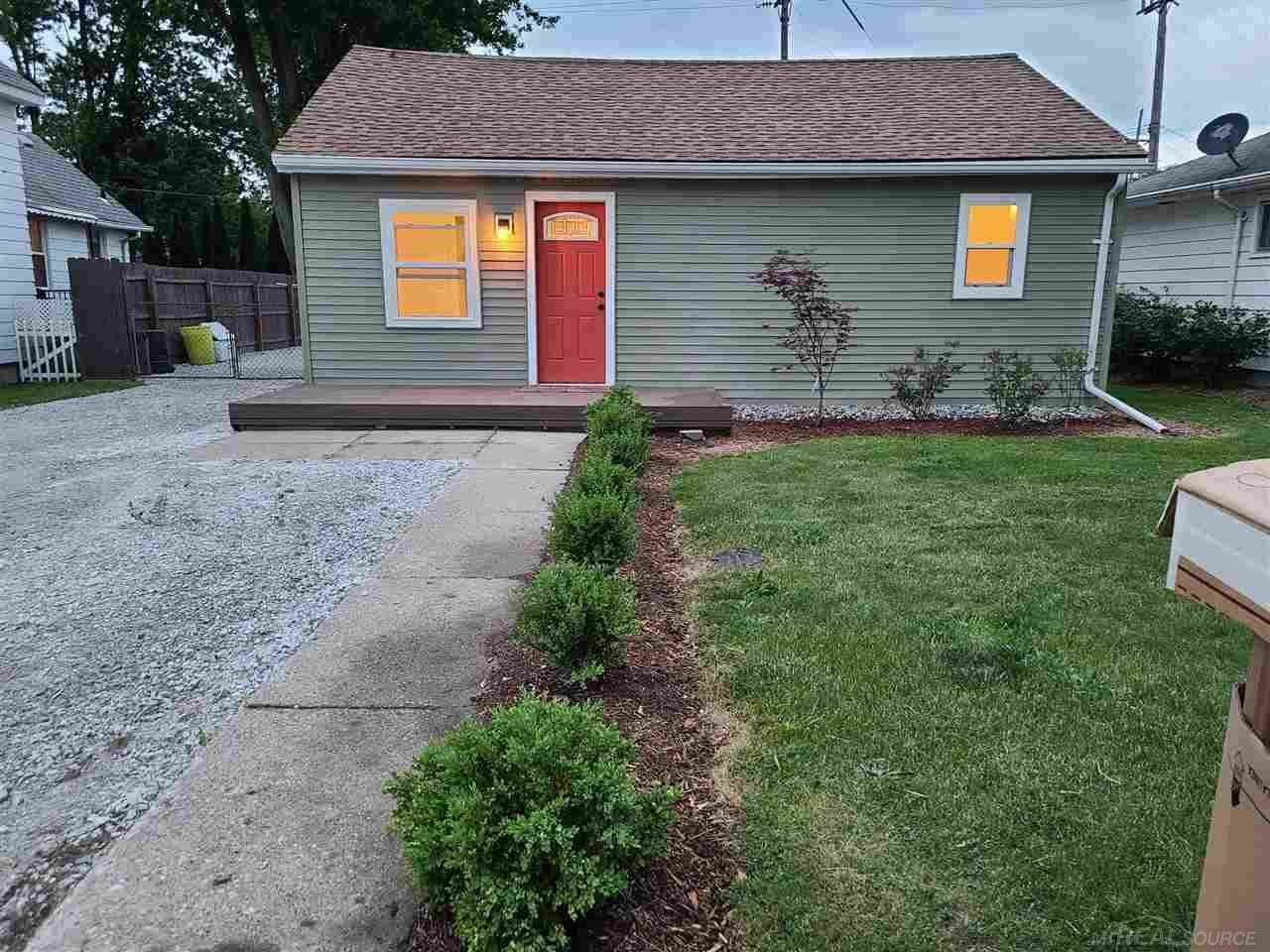 430 Mabel - Photo 1