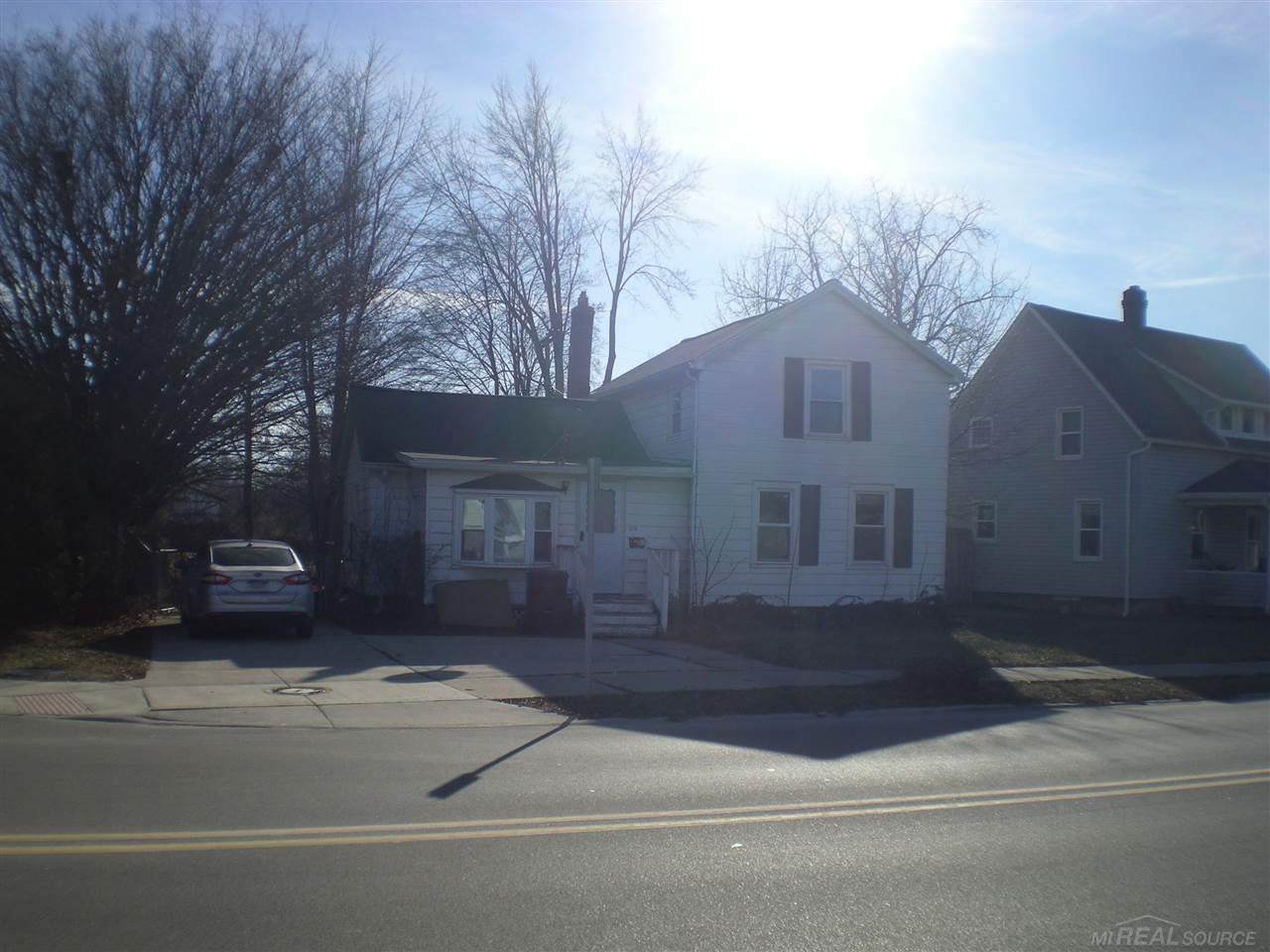 319 Columbia - Photo 1