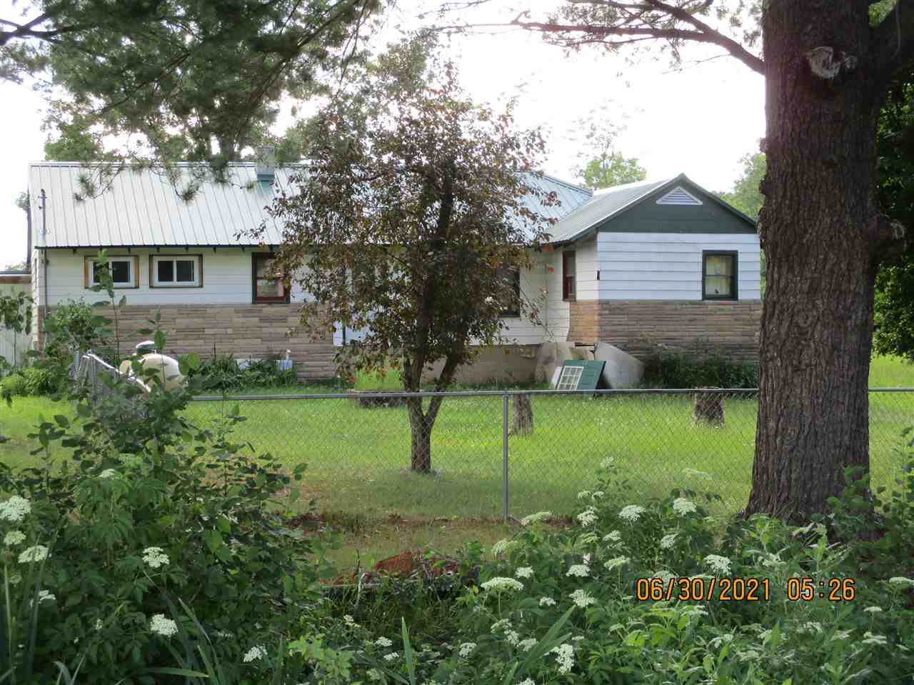 1610 Strawberry - Photo 1