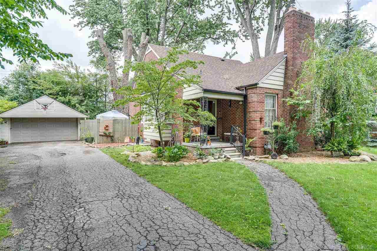 1833 Hawthorne - Photo 1