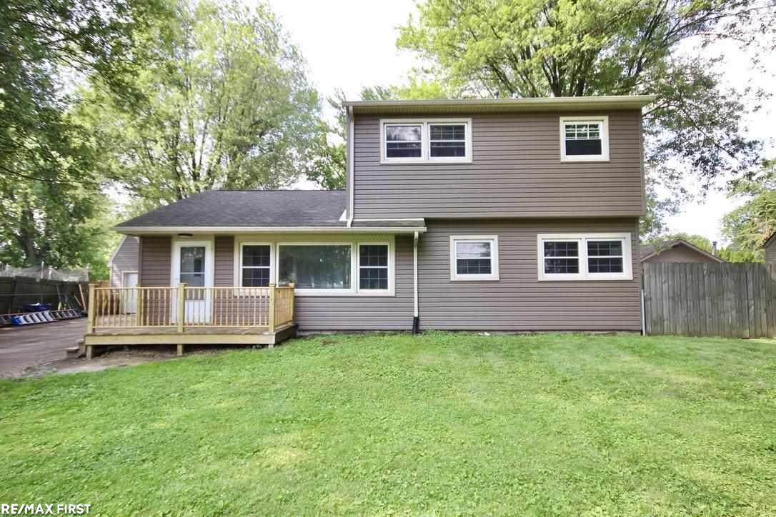 24784 Harrison St - Photo 1