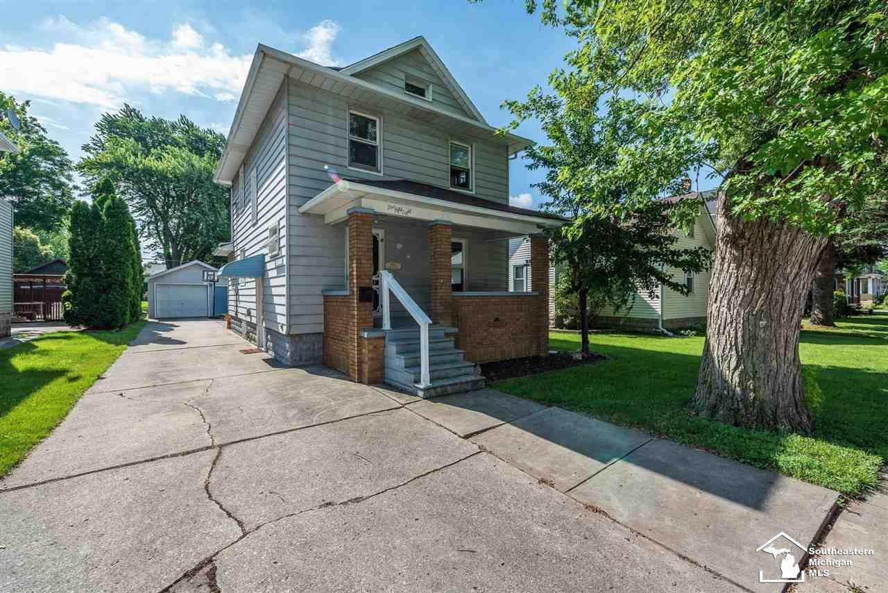 458 Sackett Ave - Photo 1