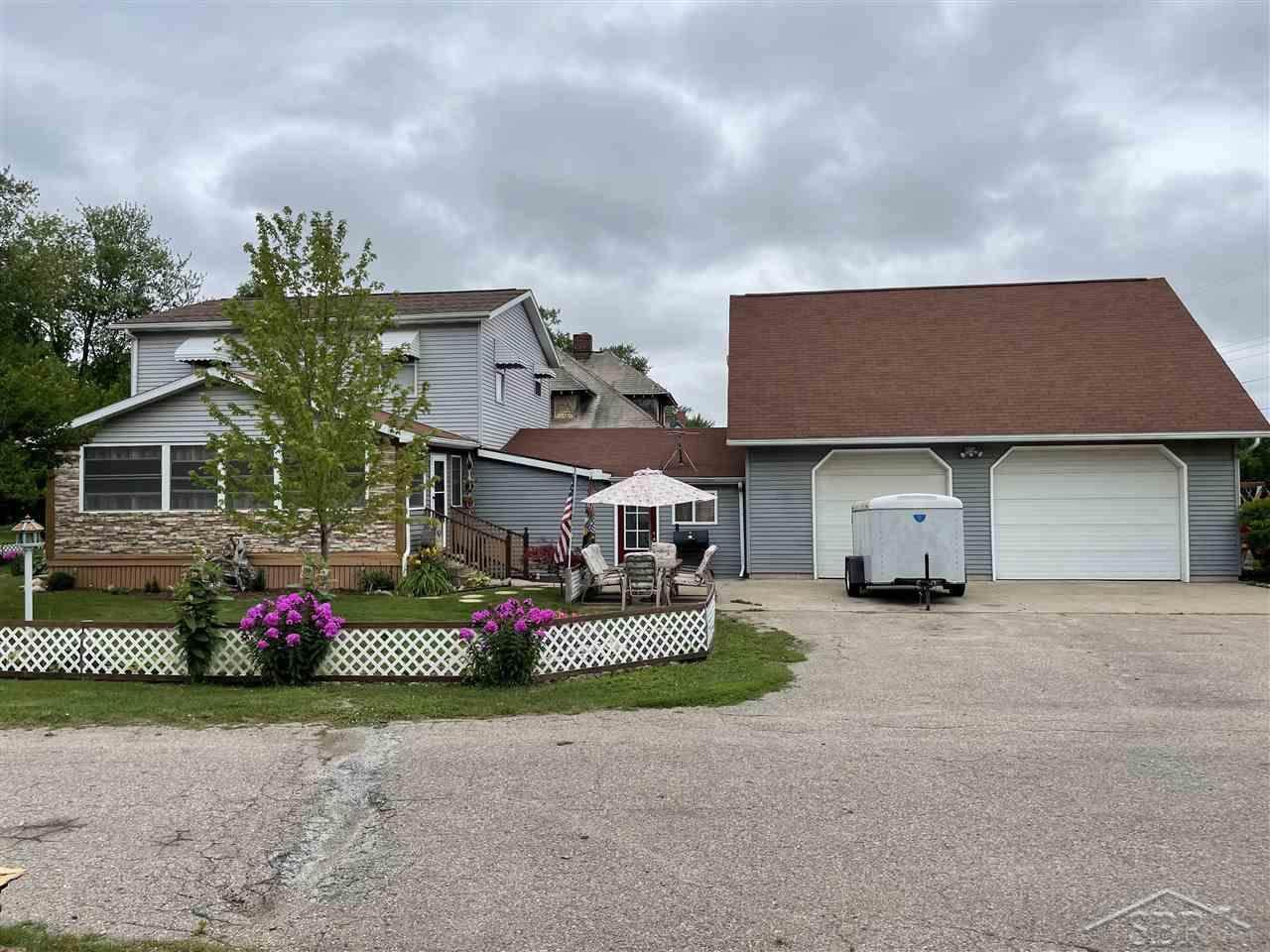 3654 Main - Photo 1